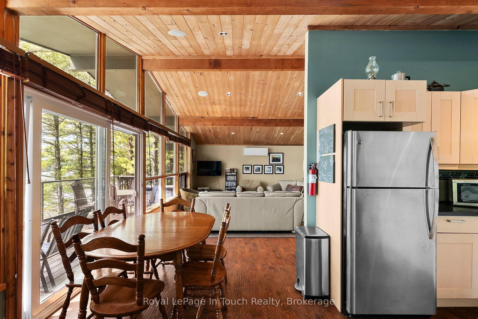 3946 East Shore Road • Severn, ON photo 11