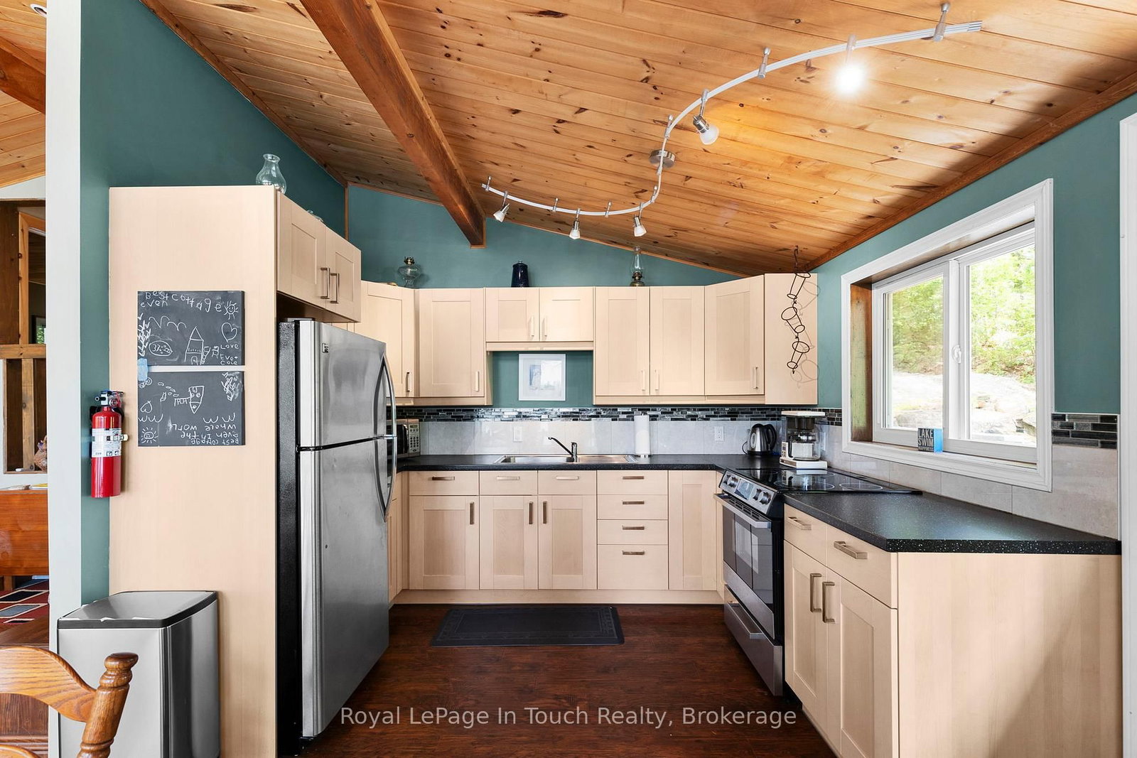 3946 East Shore Road • Severn, ON photo 13