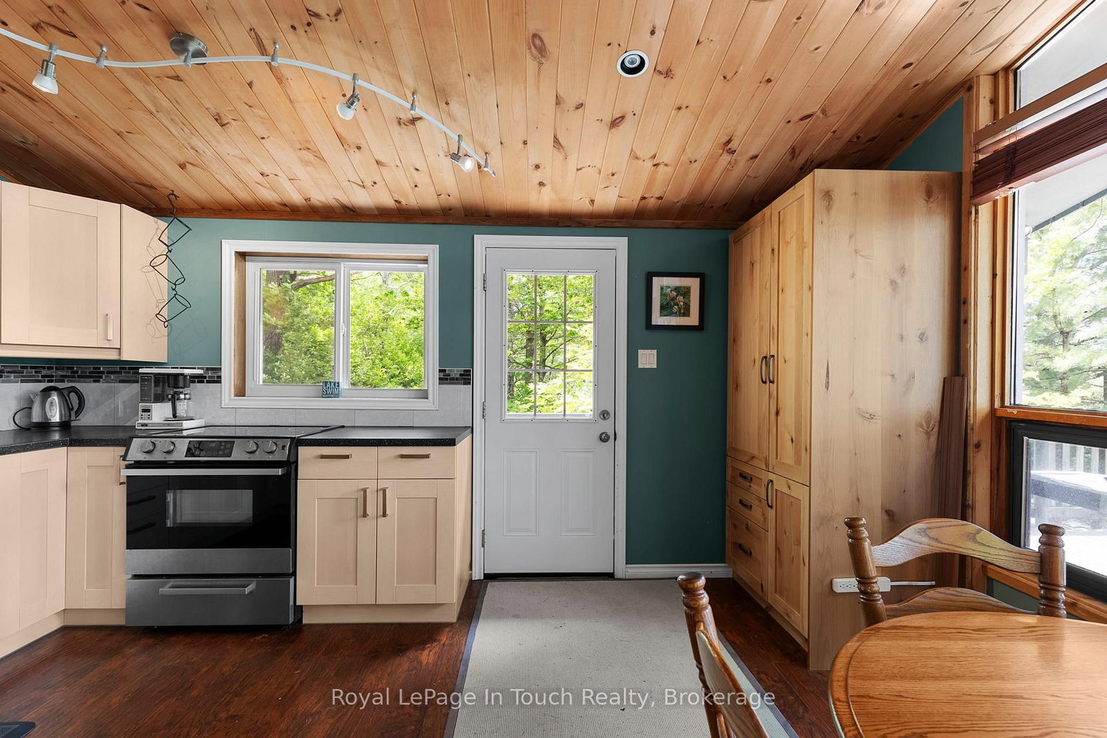 3946 East Shore Road • Severn, ON photo 9