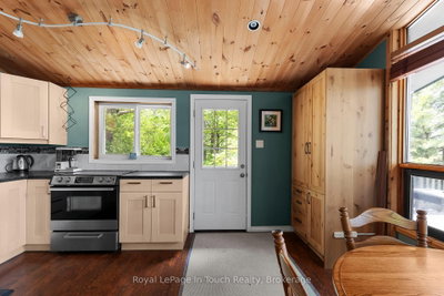 3946 East Shore Road • Severn, ON photo 9