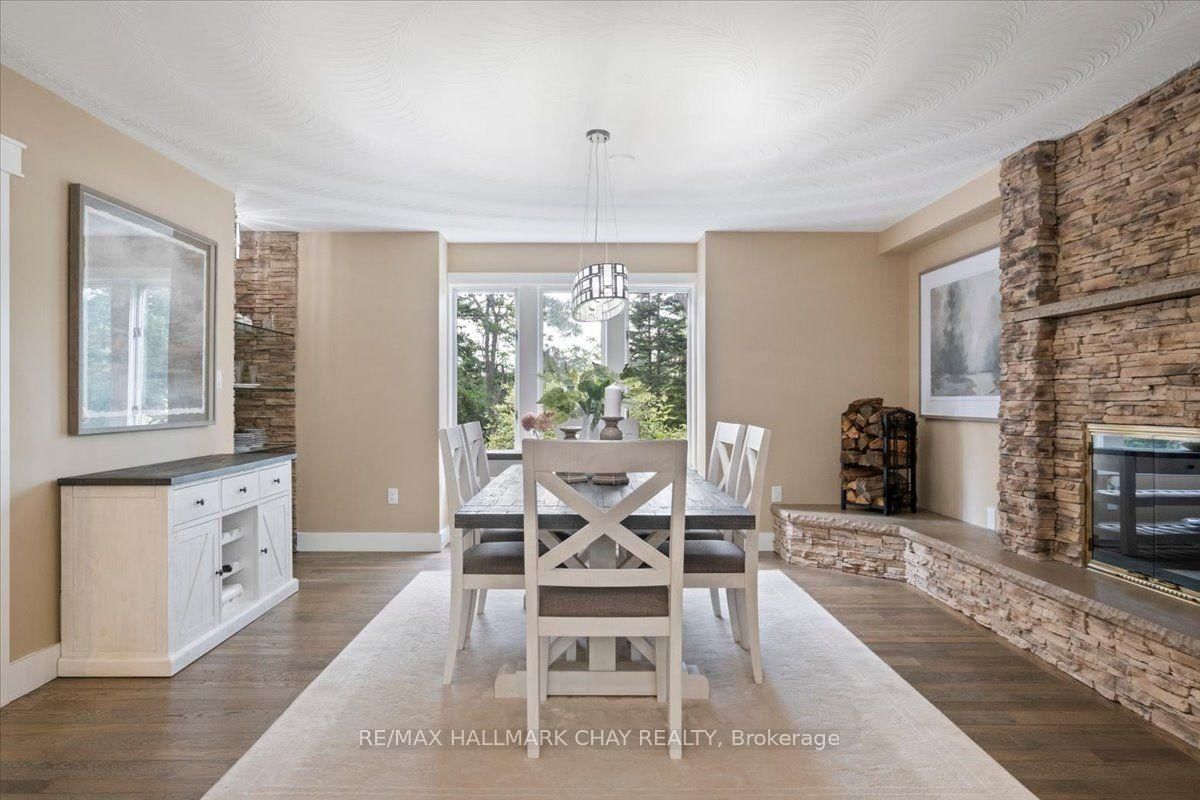 11 Park Trail • Springwater, ON photo 10
