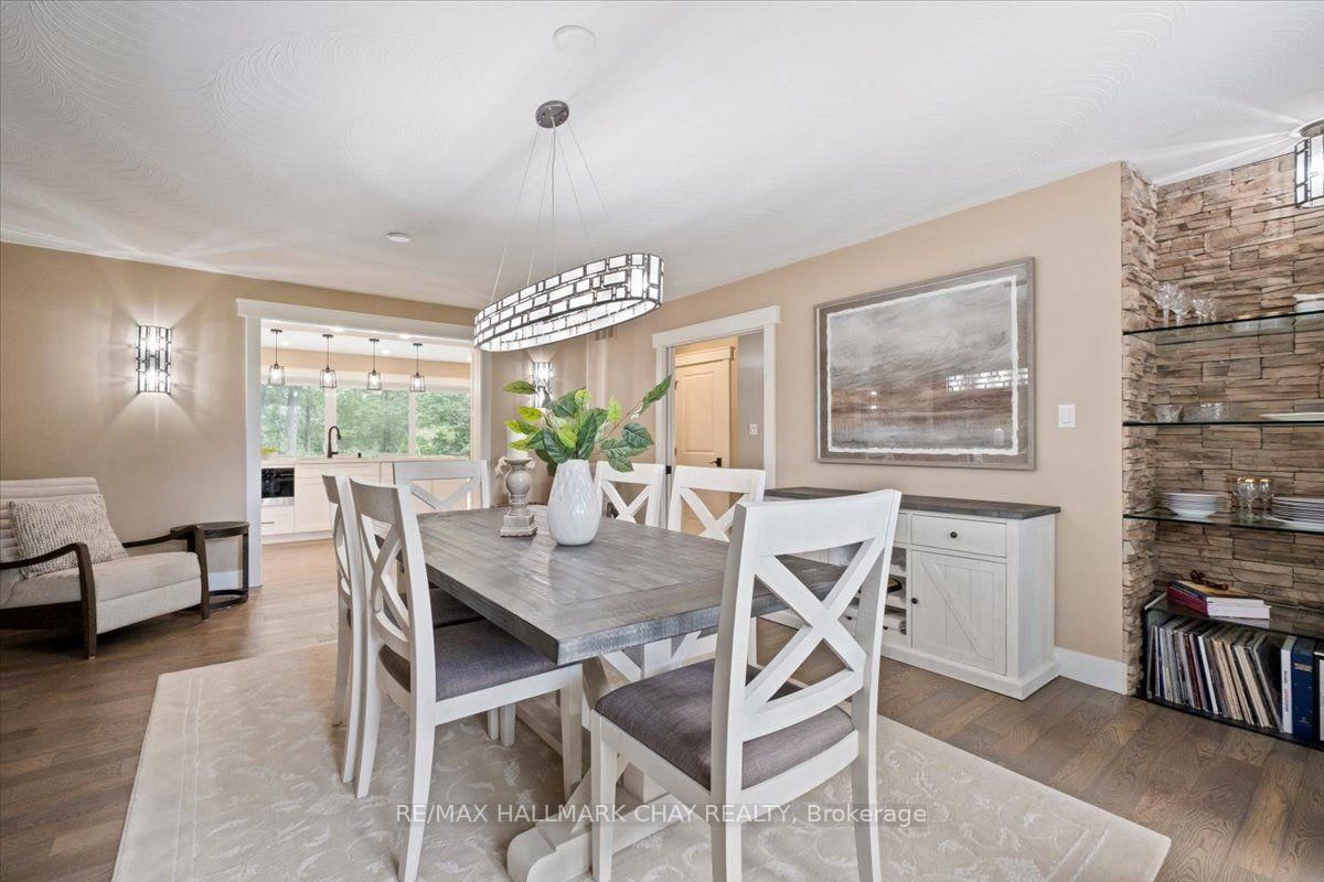 11 Park Trail • Springwater, ON photo 12