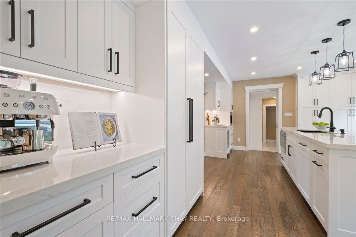 11 Park Trail • Springwater, ON photo 14