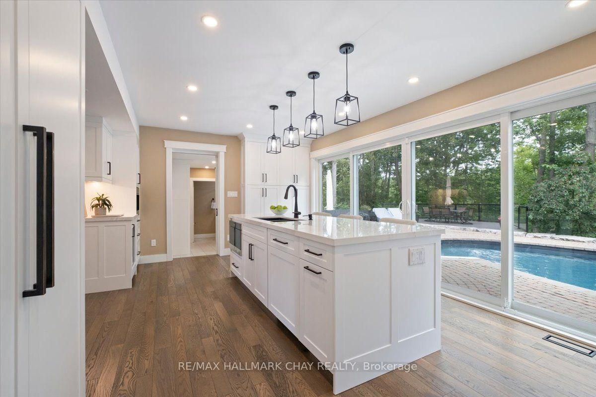 11 Park Trail • Springwater, ON photo 15