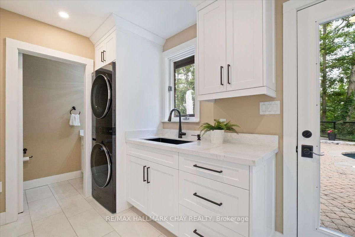 11 Park Trail • Springwater, ON photo 22
