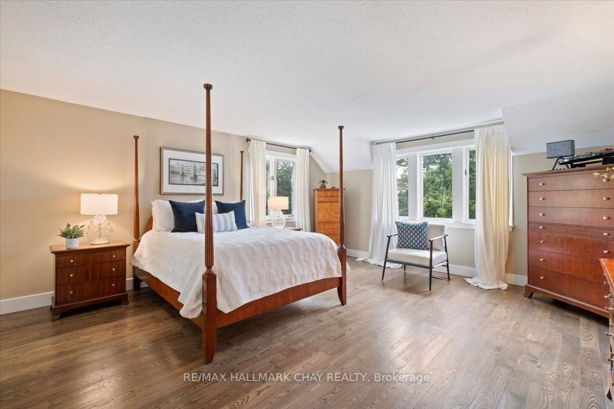 11 Park Trail • Springwater, ON photo 24