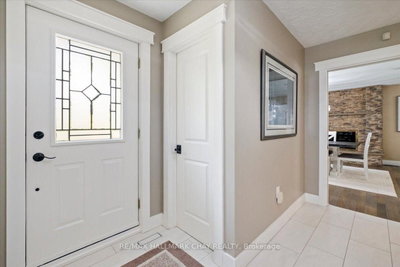 11 Park Trail • Springwater, ON photo 3