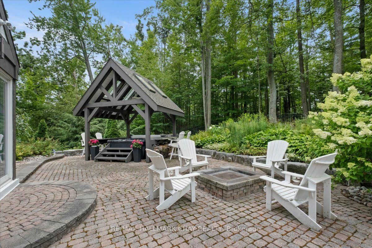 11 Park Trail • Springwater, ON photo 44