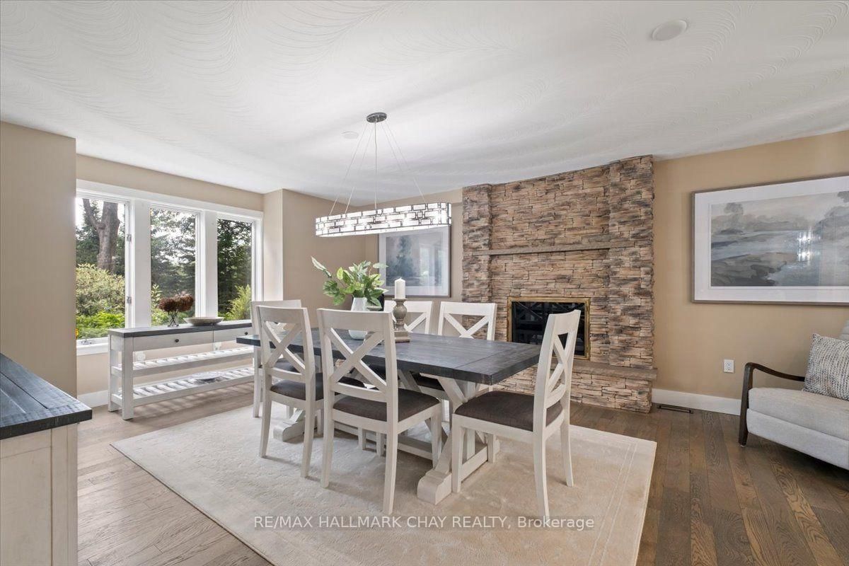 11 Park Trail • Springwater, ON photo 9