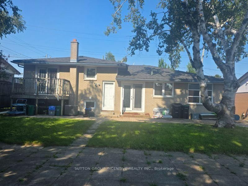 83 Glenwood Drive • Barrie, ON photo 1