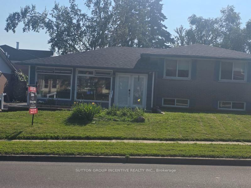 83 Glenwood Drive • Barrie, ON photo 2