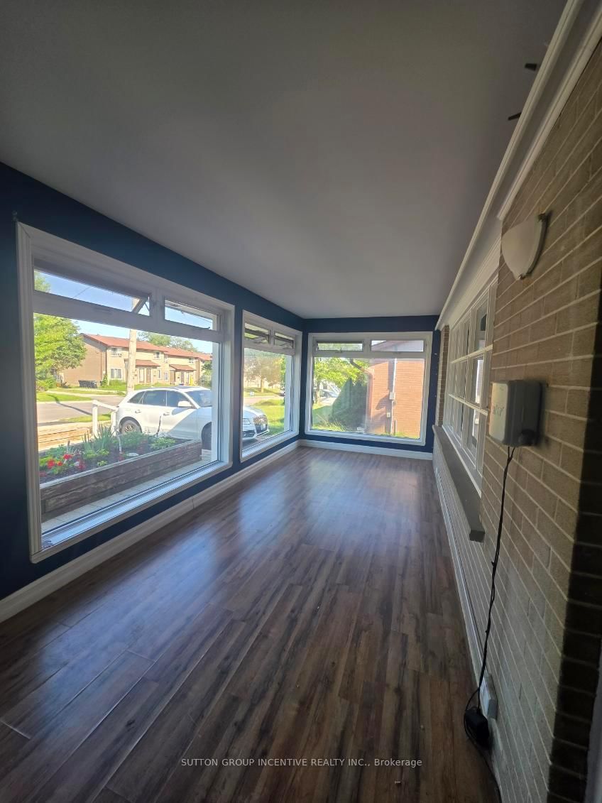 83 Glenwood Drive • Barrie, ON photo 4