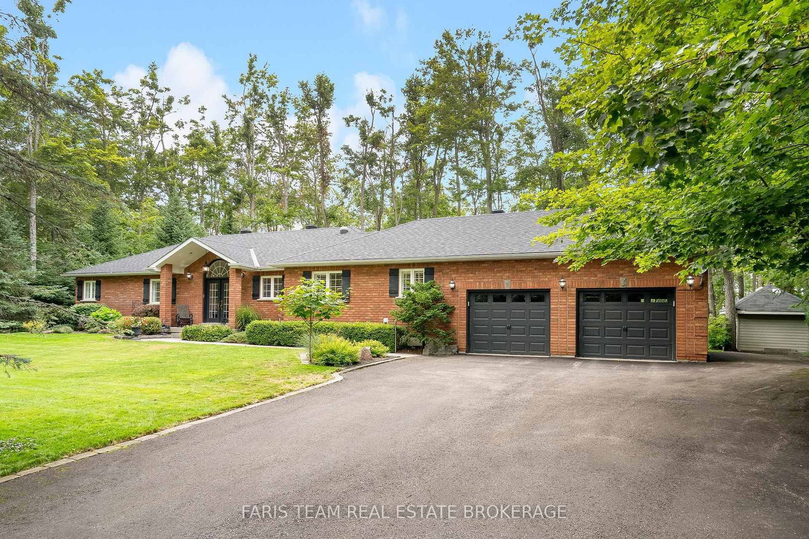 10 Green Mountain Court • Oro-Medonte, ON photo 3