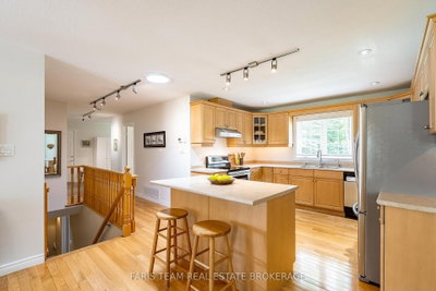 10 Green Mountain Court • Oro-Medonte, ON photo 6