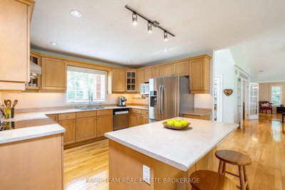 10 Green Mountain Court • Oro-Medonte, ON photo 7