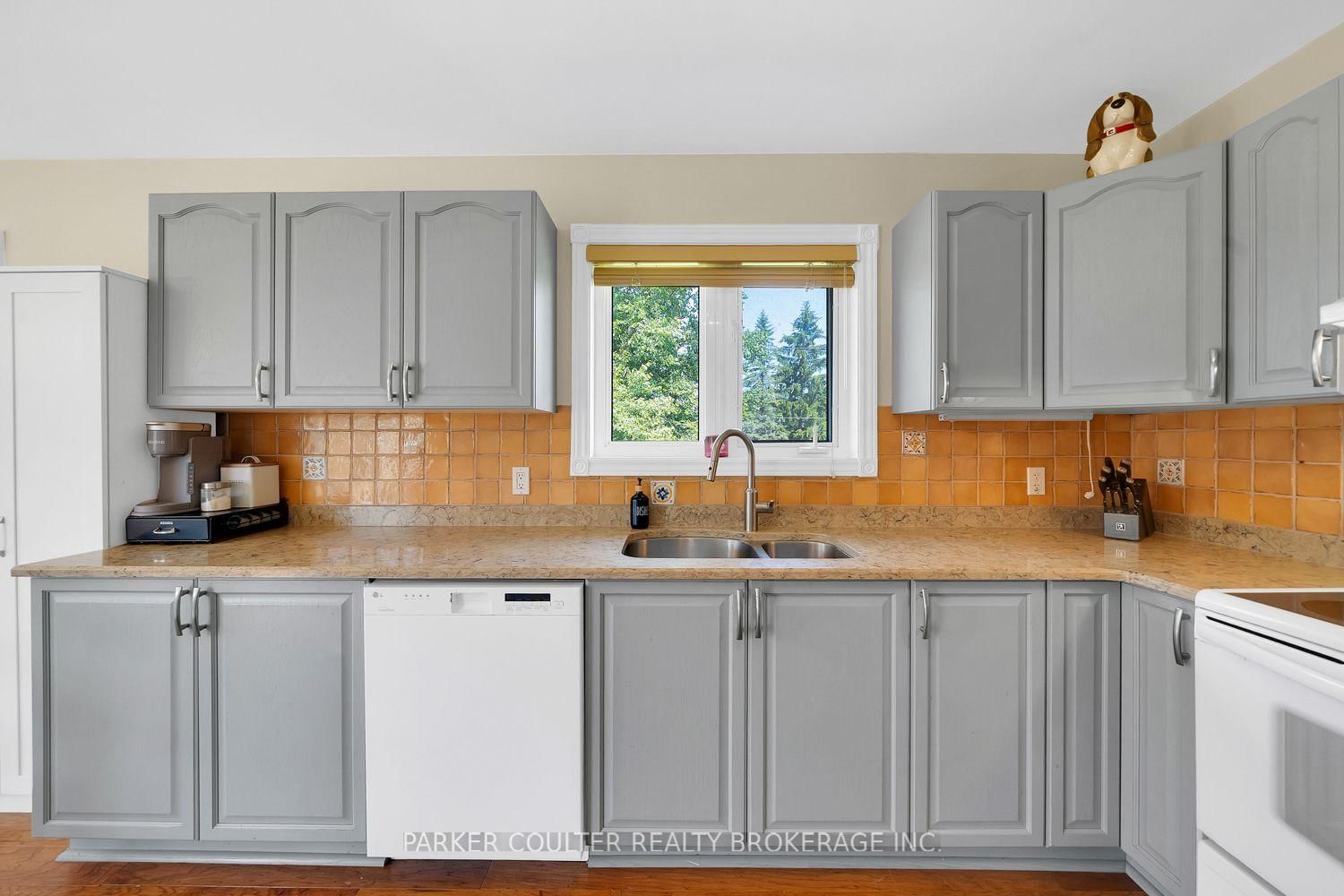 2 Marni Lane • Springwater, ON photo 12