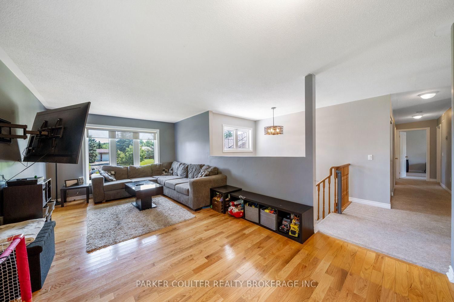 2 Marni Lane • Springwater, ON photo 6