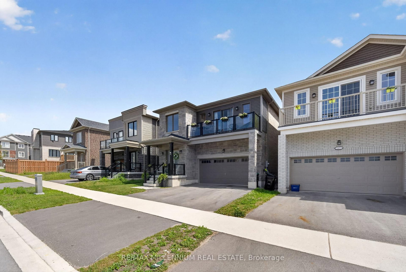 45 Wheatfield Road • Barrie, ON photo 3