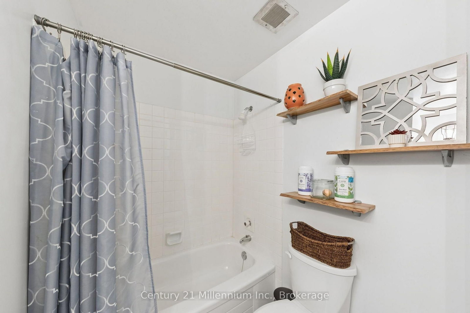 156 ESCARPMENT Crescent • Collingwood, ON photo 21