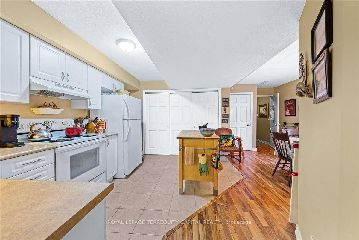 102 Henry Street • Barrie, ON photo 17