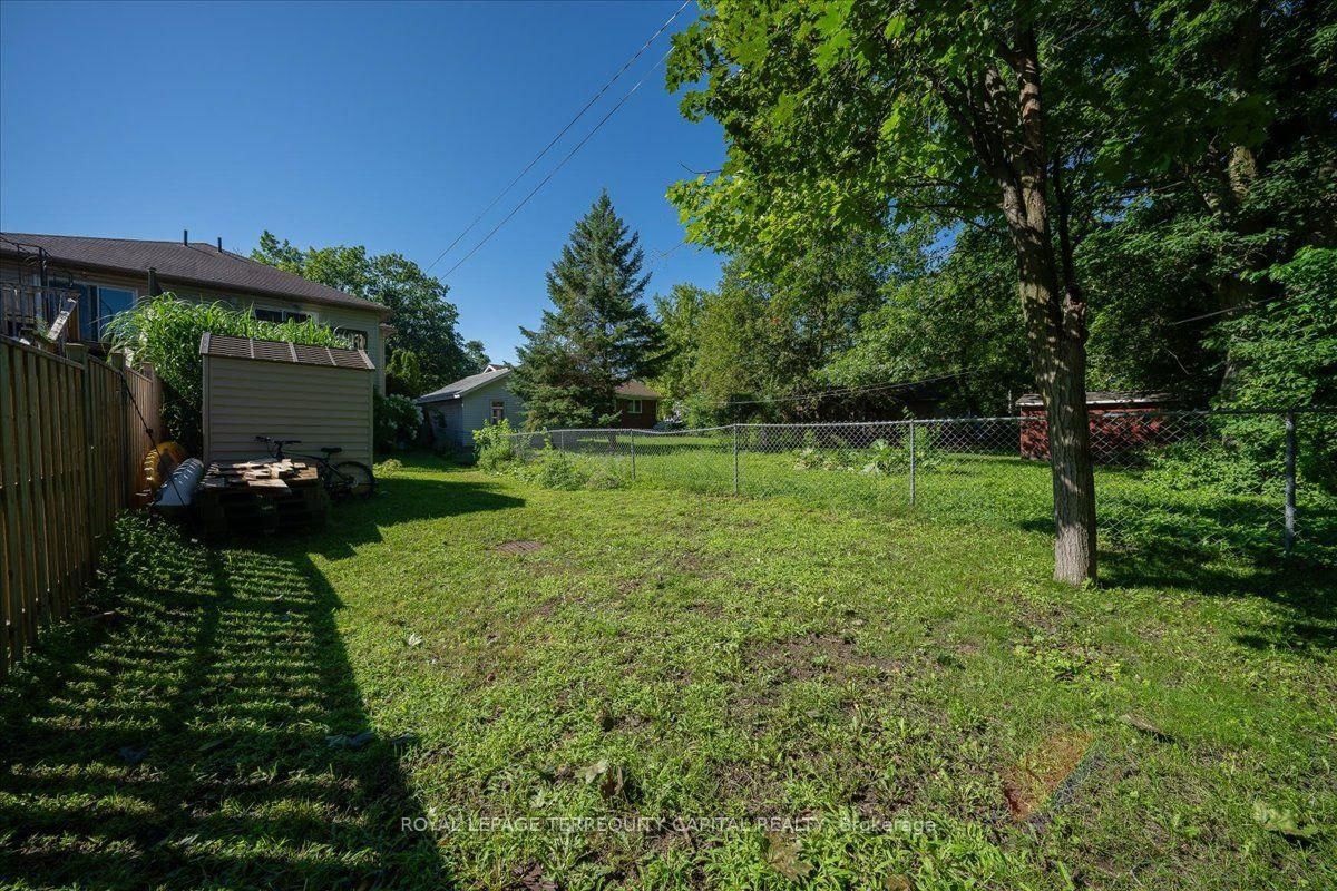 102 Henry Street • Barrie, ON photo 29
