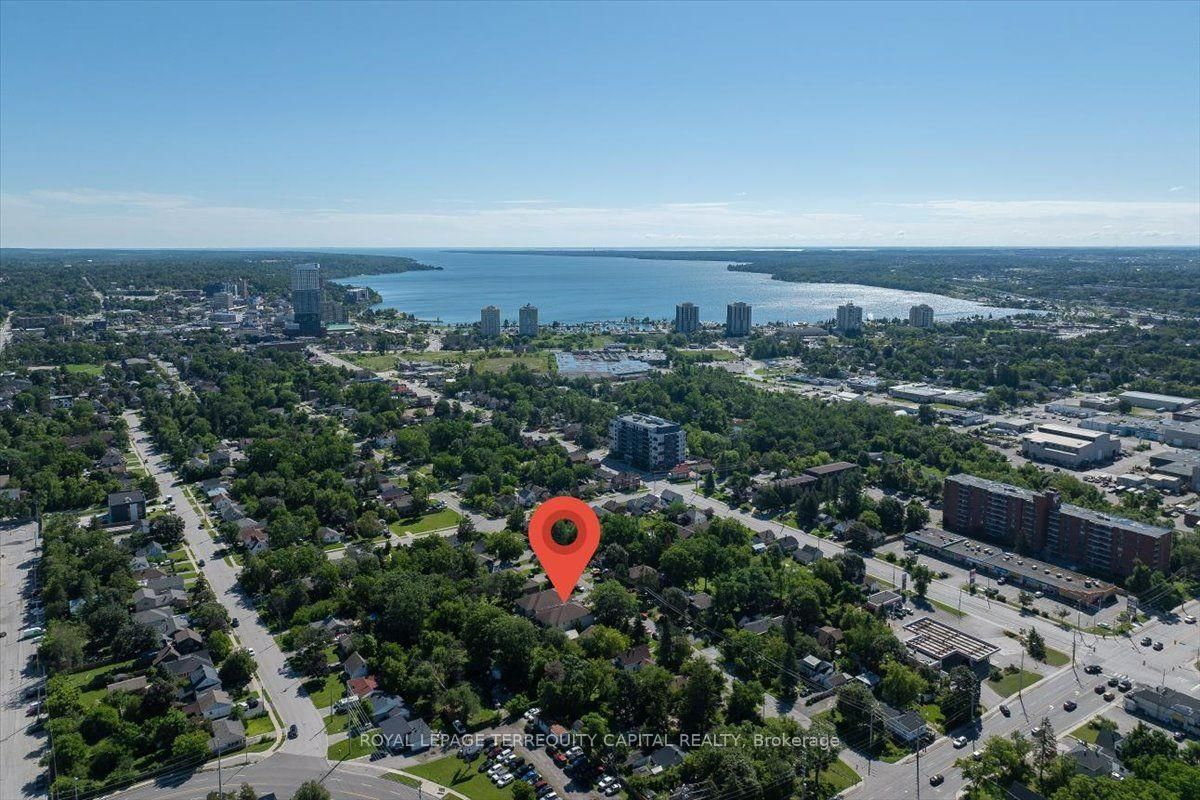 102 Henry Street • Barrie, ON photo 33