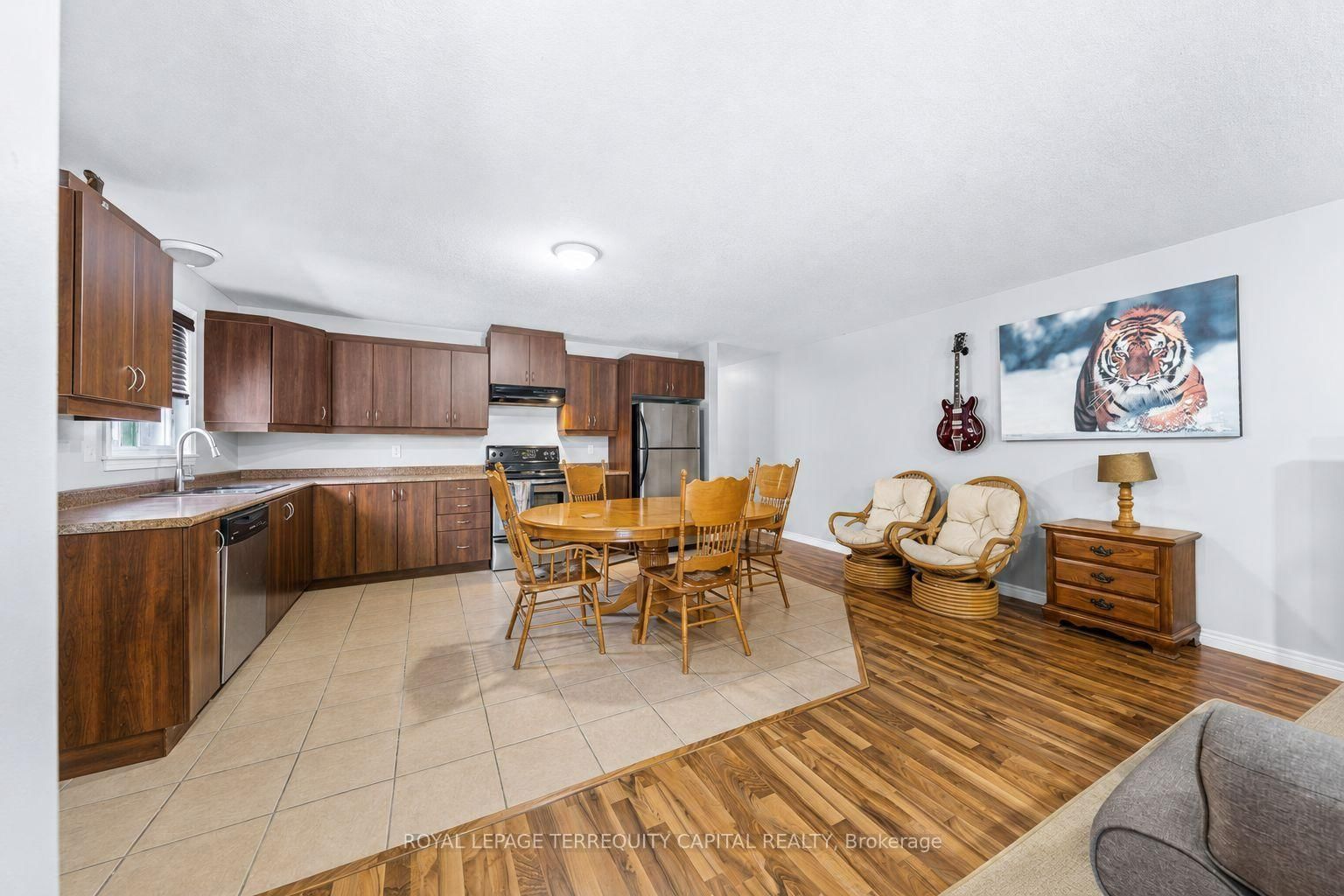 102 Henry Street • Barrie, ON photo 5