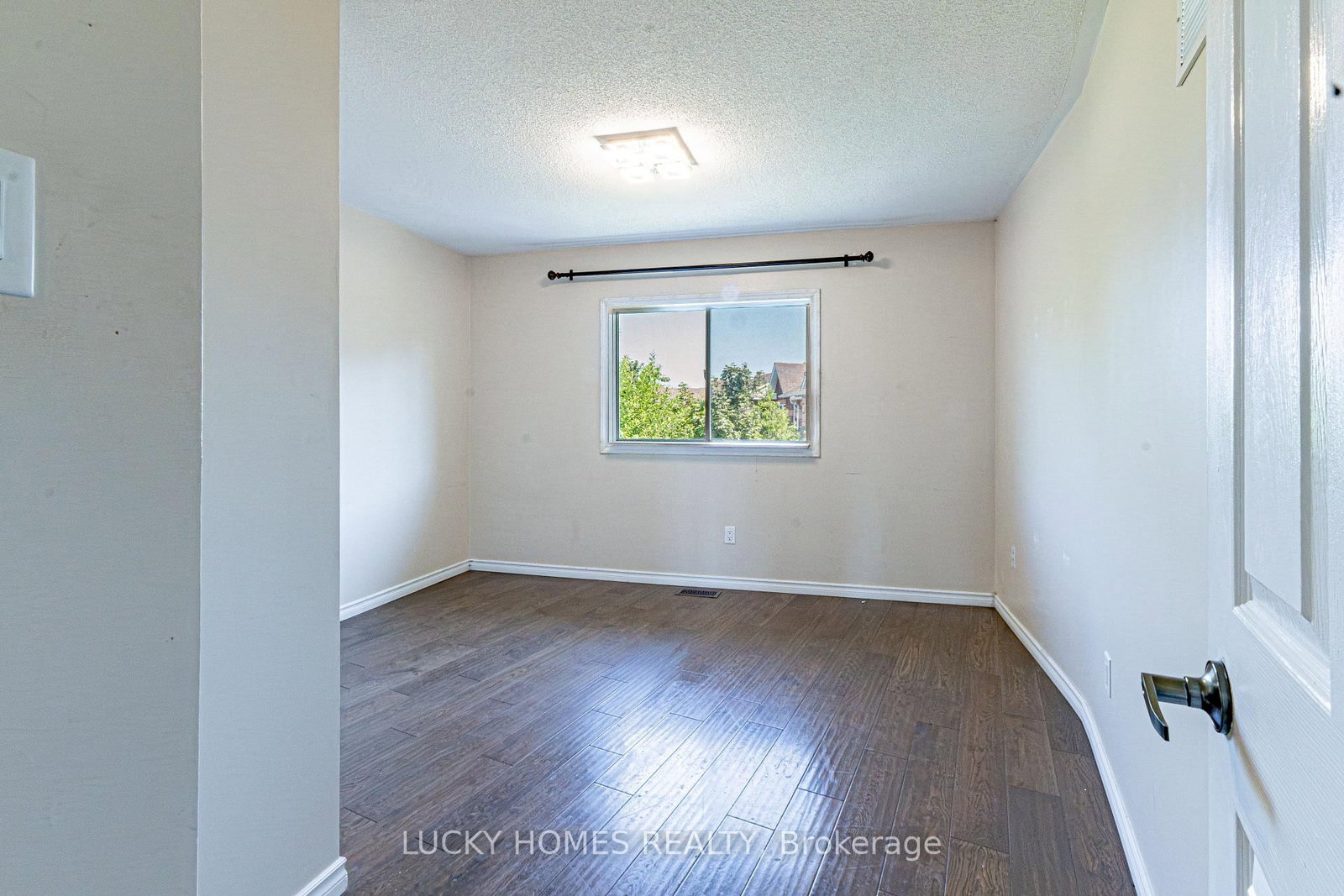 65 Lyfytt Crescent • Barrie, ON photo 18