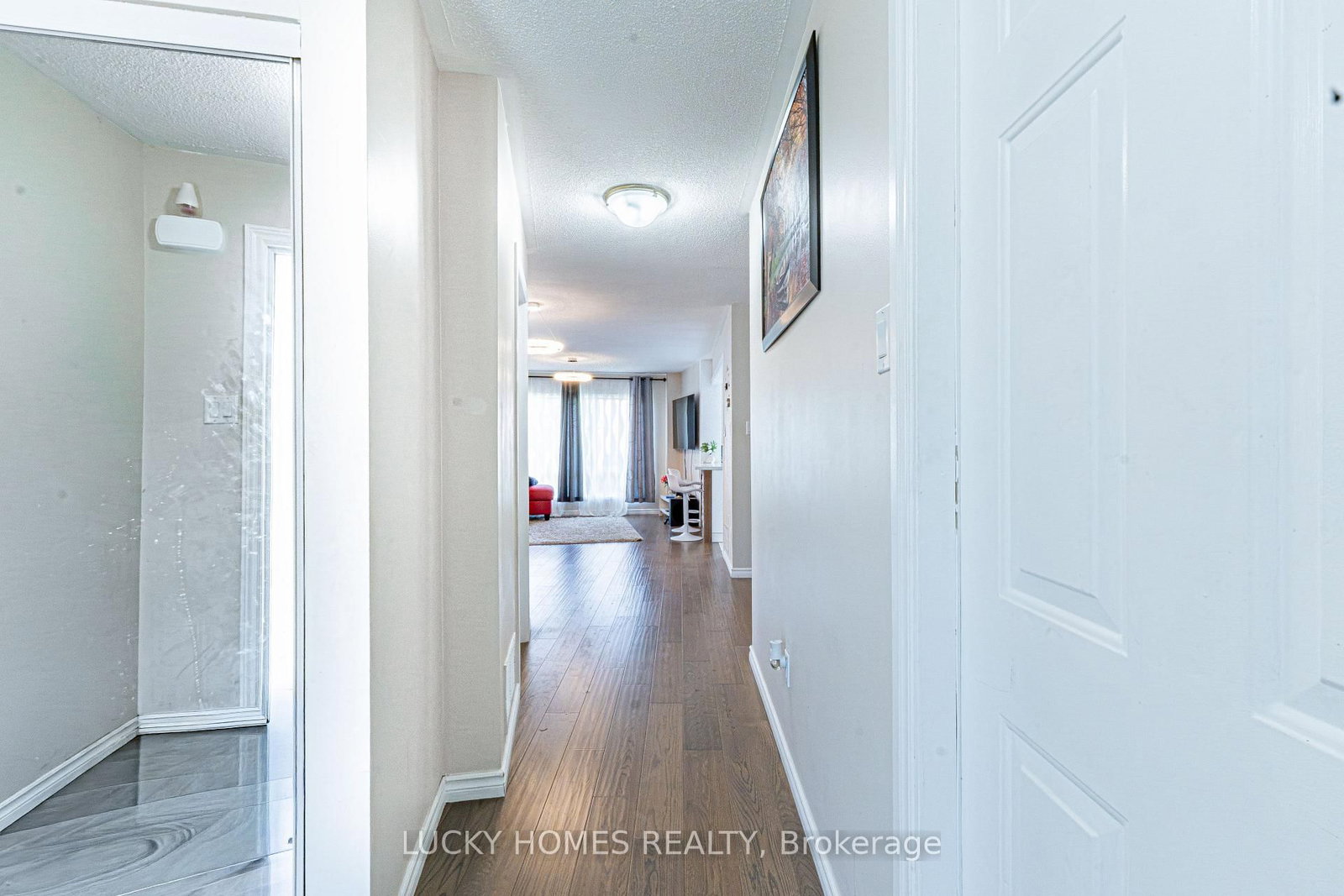 65 Lyfytt Crescent • Barrie, ON photo 2