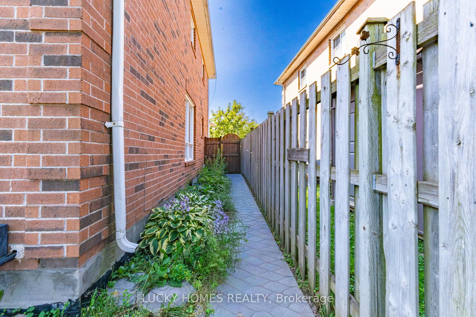 65 Lyfytt Crescent • Barrie, ON photo 26