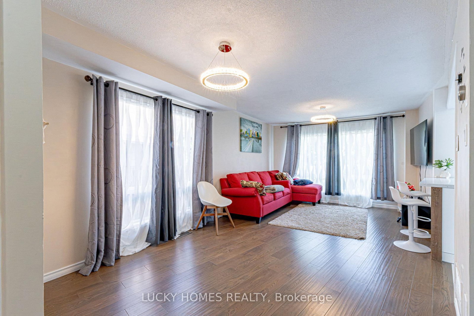65 Lyfytt Crescent • Barrie, ON photo 4