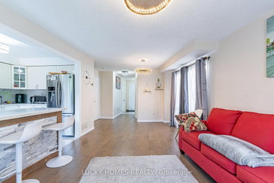 65 Lyfytt Crescent • Barrie, ON photo 8