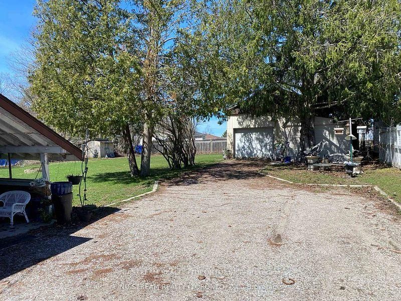 548 Big Bay Point Road • Barrie, ON photo 2