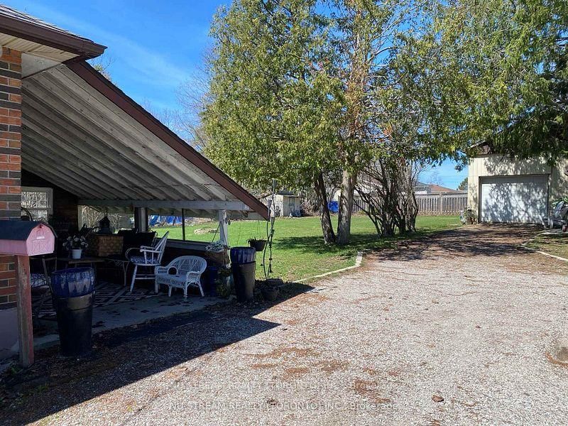 548 Big Bay Point Road • Barrie, ON photo 3