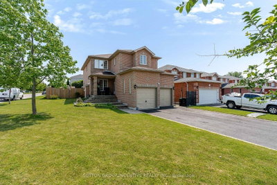 17 Shaina Court • Barrie, ON photo 2