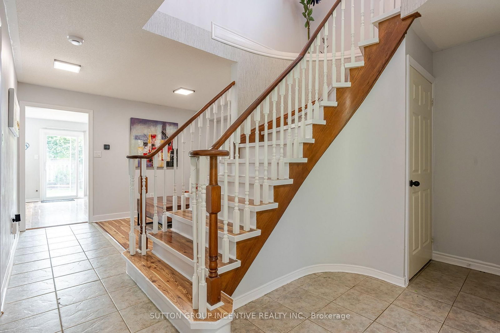 17 Shaina Court • Barrie, ON photo 7