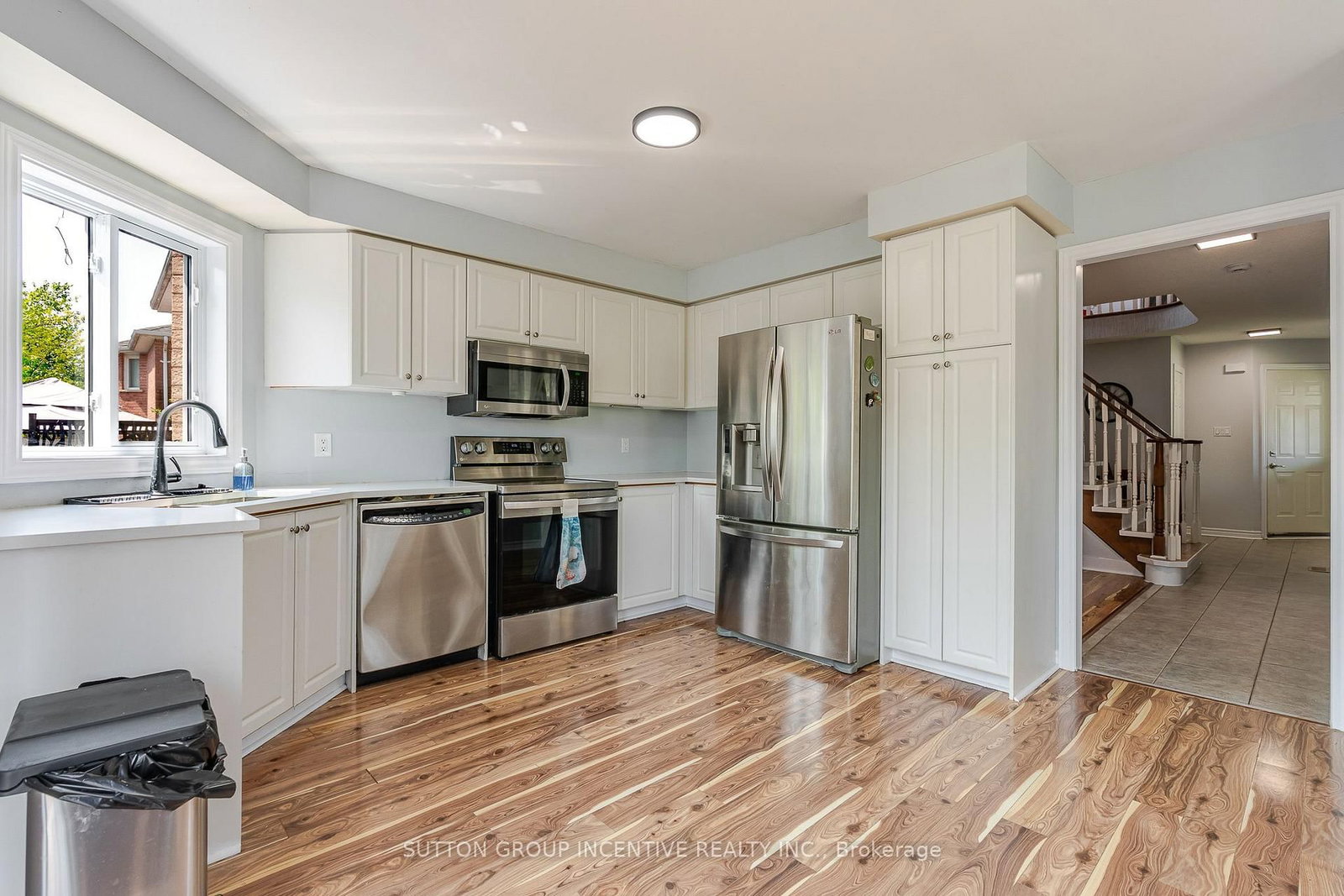 17 Shaina Court • Barrie, ON photo 8