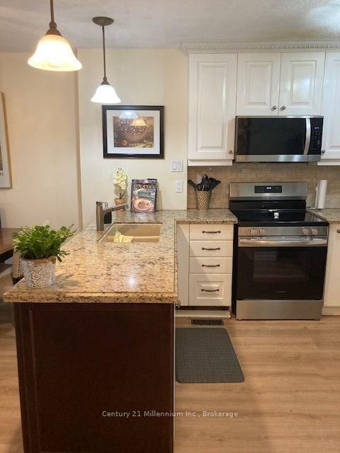 55 Trott Blvd photo 4