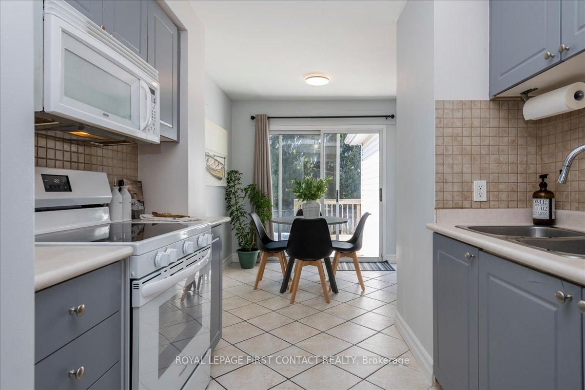 36 CHURCHLAND Drive • Barrie, ON photo 11