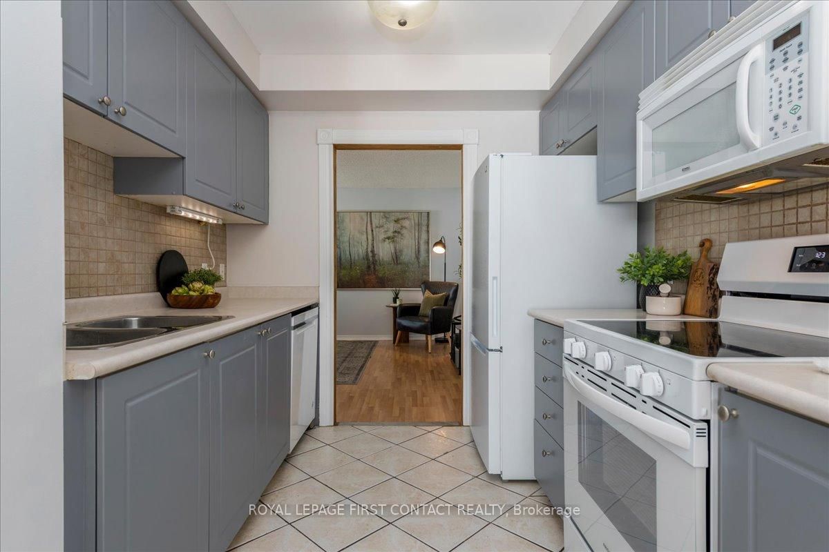 36 CHURCHLAND Drive • Barrie, ON photo 9