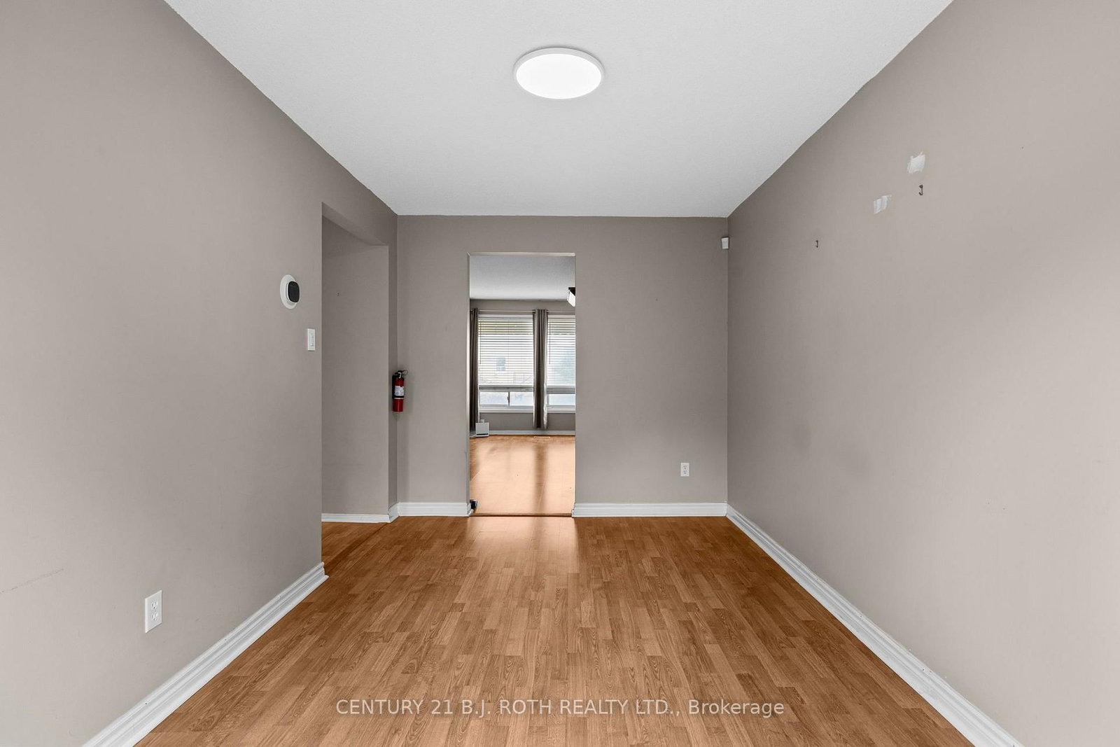 14 Innisfil Street • Barrie, ON photo 10