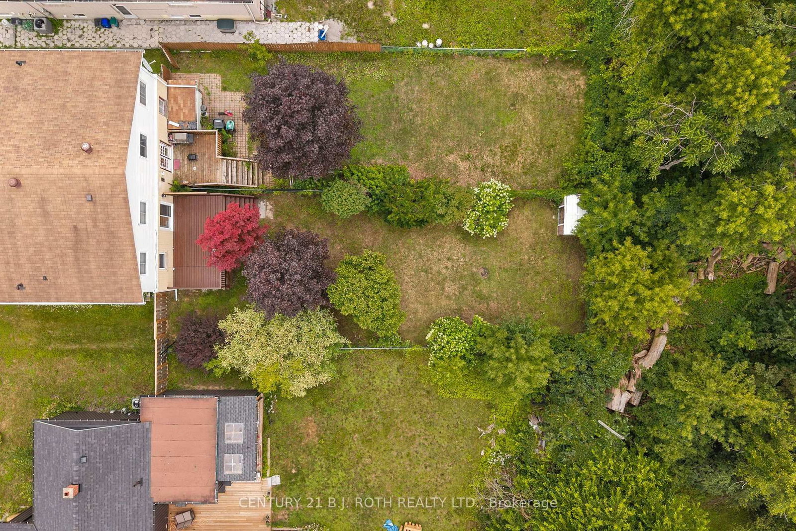 14 Innisfil Street • Barrie, ON photo 29