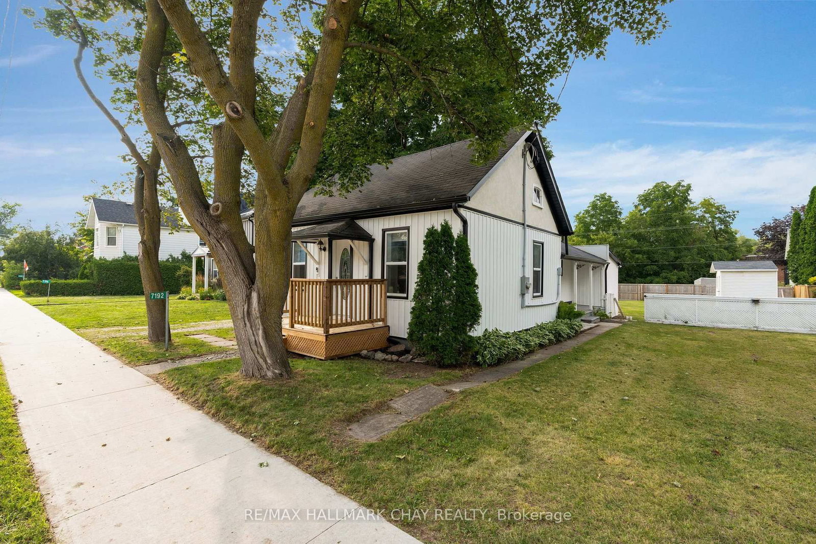 Listing Image 3