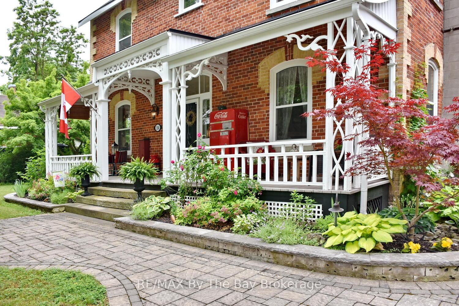 214 Elm Street • Clearview, ON photo 3