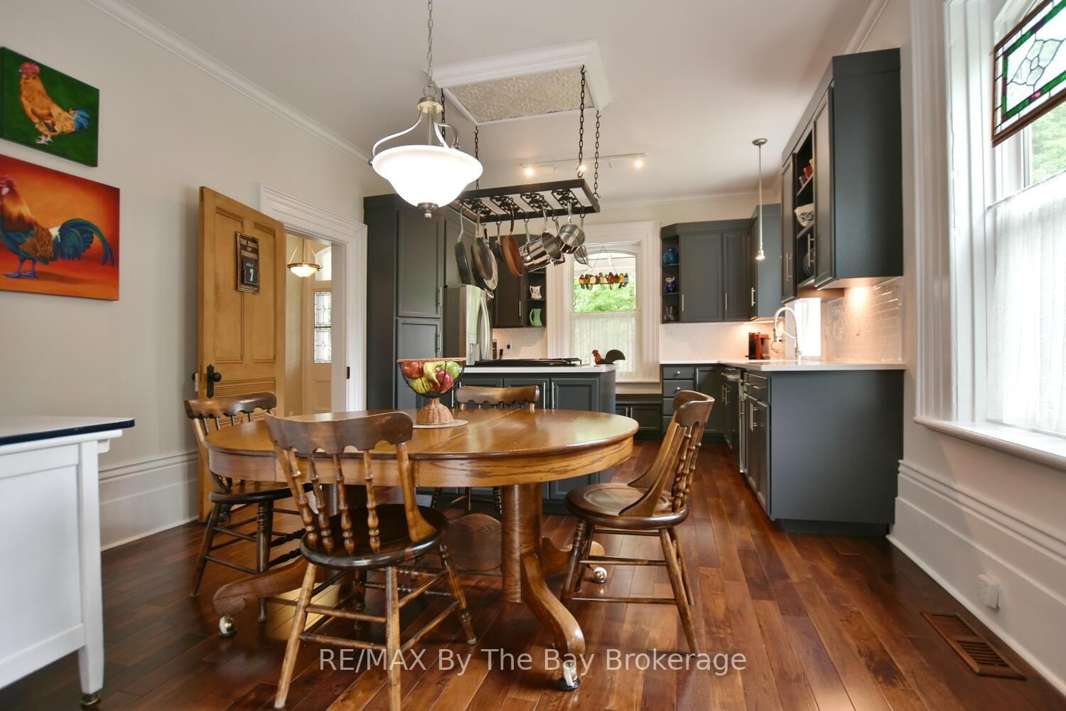 214 Elm Street • Clearview, ON photo 4
