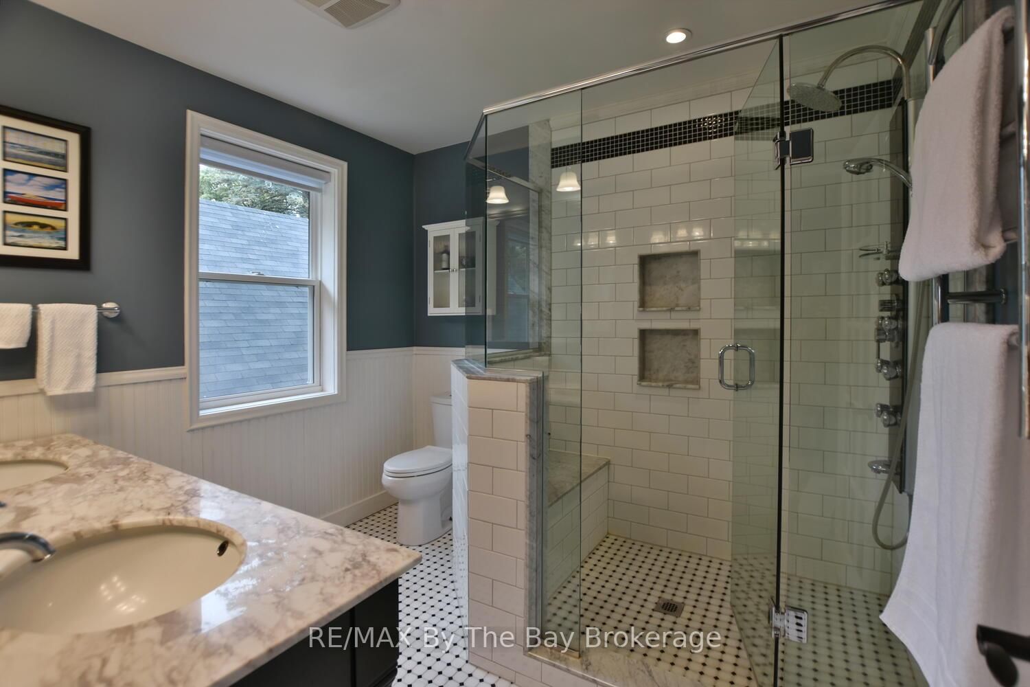 214 Elm Street • Clearview, ON photo 6