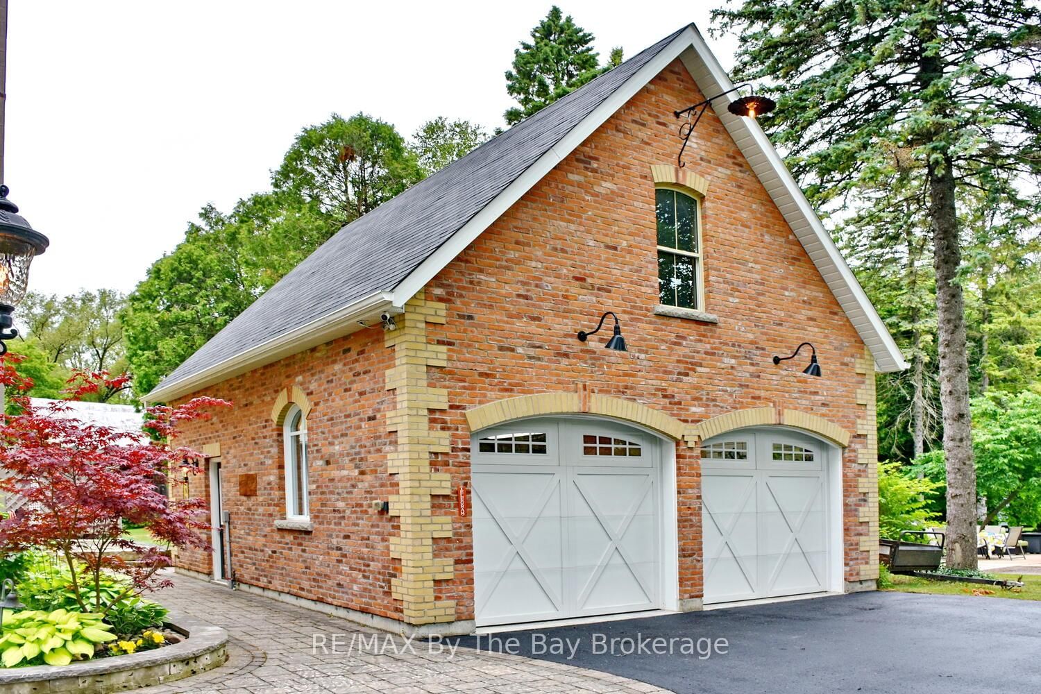 214 Elm Street • Clearview, ON photo 7