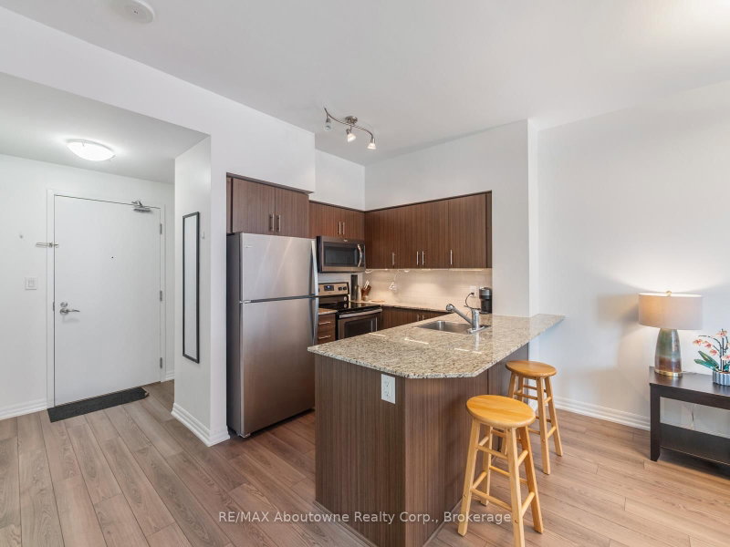 709 - 111 Worsley Street