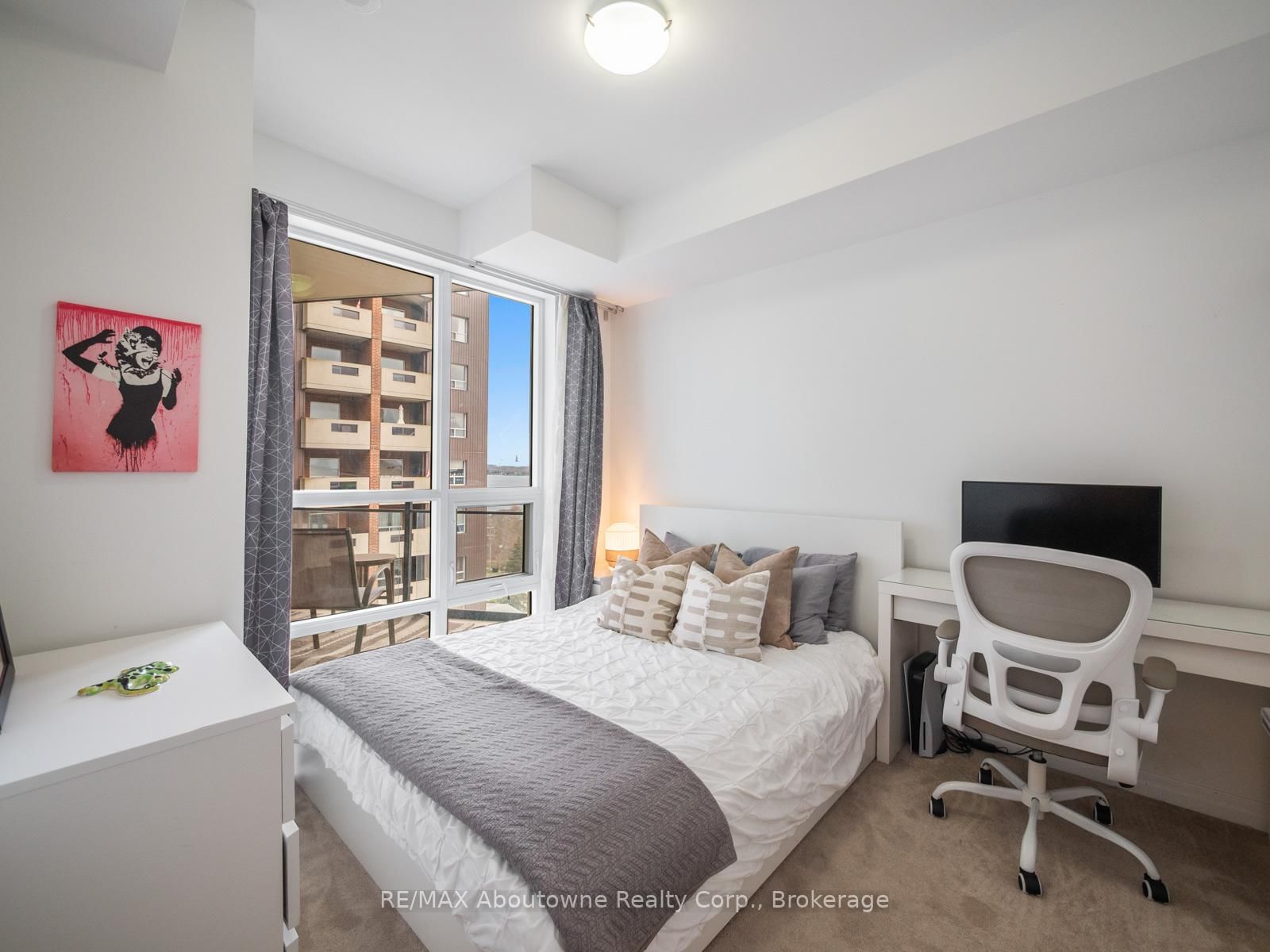 111 Worsley Street • #709 • Barrie, ON photo 8