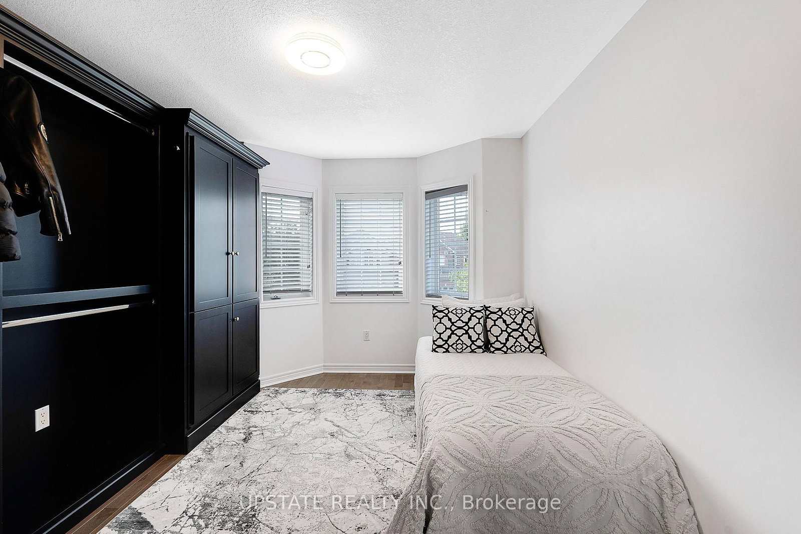 11 Kensington Trail • Barrie, ON photo 21